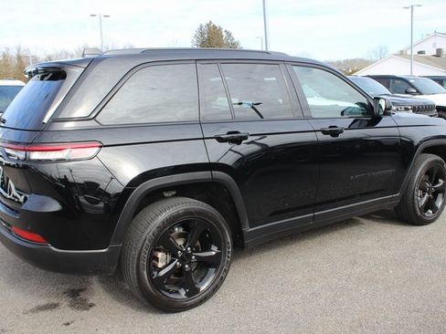 Used 2023 Jeep Grand Cherokee Altitude image 30