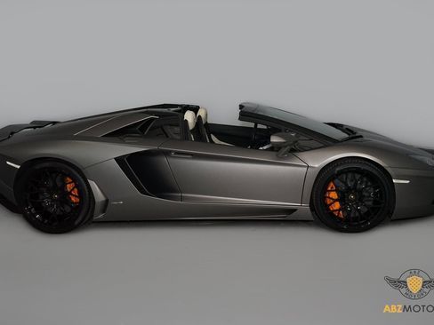 Used 2015 Lamborghini Aventador LP 700-4 image 5