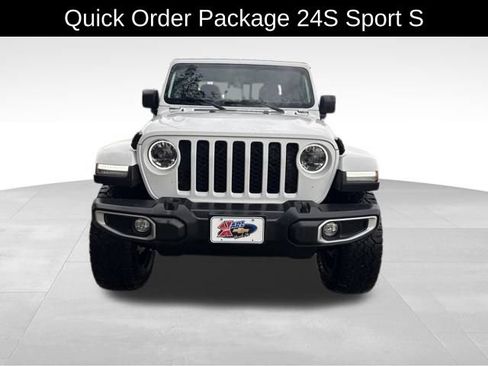 Used 2023 Jeep Gladiator Sport AWD/4WD image 2