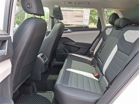 New 2025 Volkswagen Taos SEL image 8