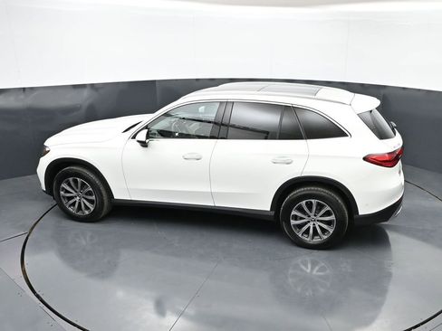 Used 2025 Mercedes-Benz GLC 300 4MATIC image 42