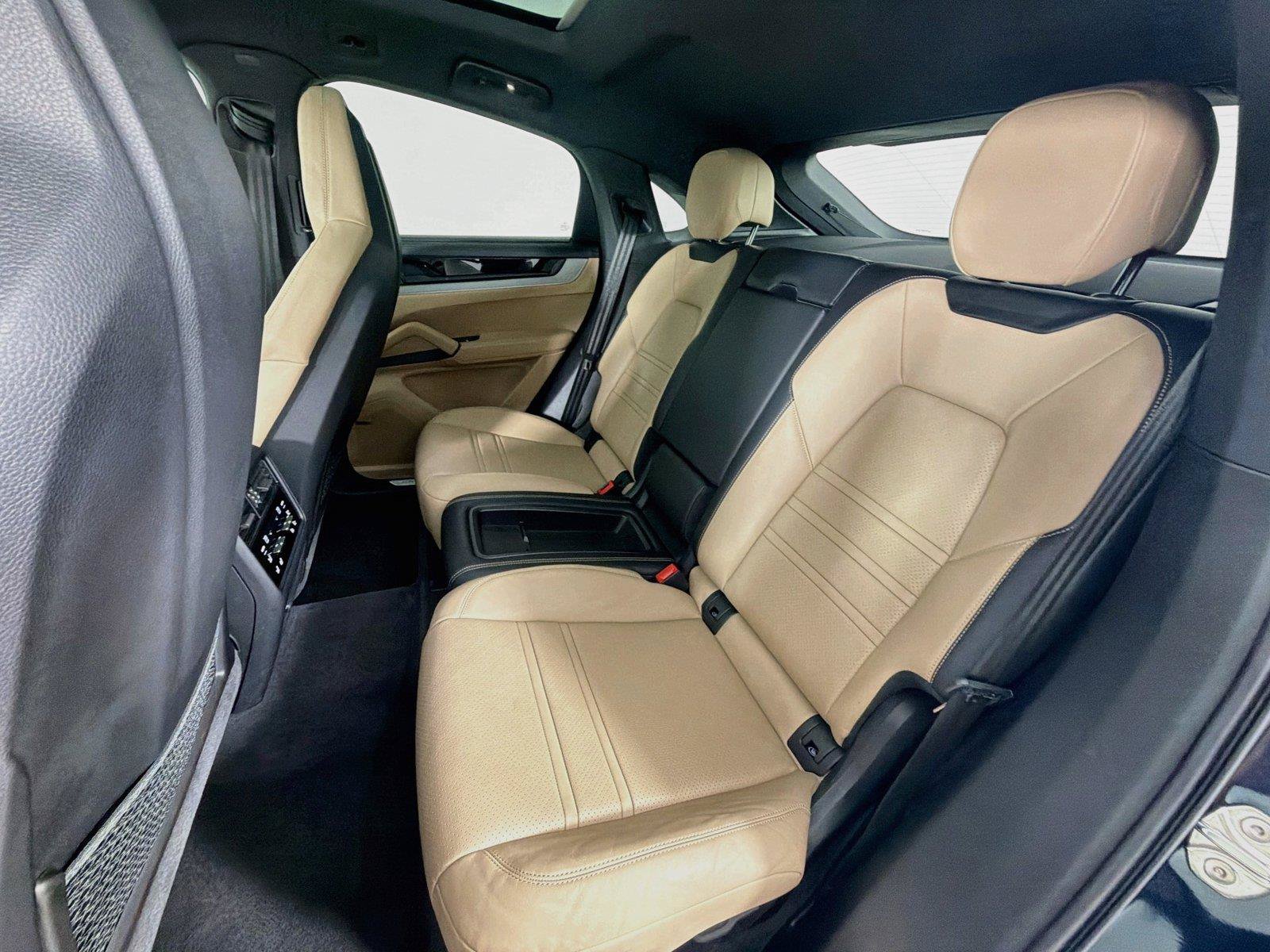 Used 2024 Porsche Cayenne Coupe w/ Premium Package Plus AWD/4WD image 23