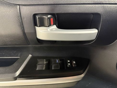 Used 2015 Toyota Tundra SR5 image 8