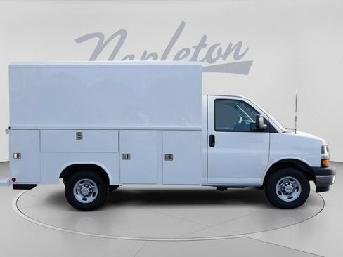 New 2025 Chevrolet Express 3500 w/ Power Convenience Package RWD image 7