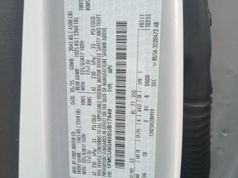Used 2025 Ford Escape Active AWD/4WD image 3