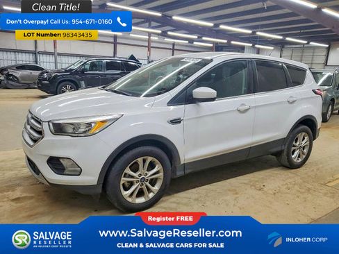 Used 2017 Ford Escape SE FWD image 1