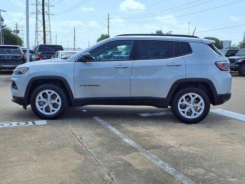 Used 2024 Jeep Compass Latitude AWD/4WD image 25