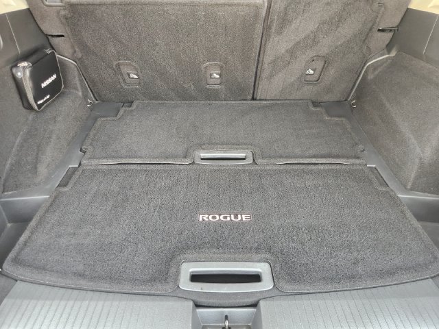 Used 2021 Nissan Rogue Platinum FWD image 29