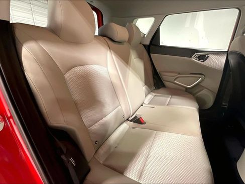 Used 2023 Kia Soul LX FWD image 33