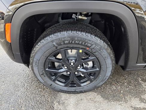 New 2026 Jeep Grand Cherokee L 4WD image 10
