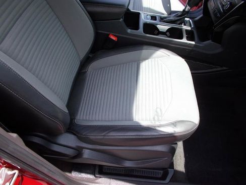 Used 2017 Ford Escape SE w/ Equipment Group 201A AWD/4WD image 19