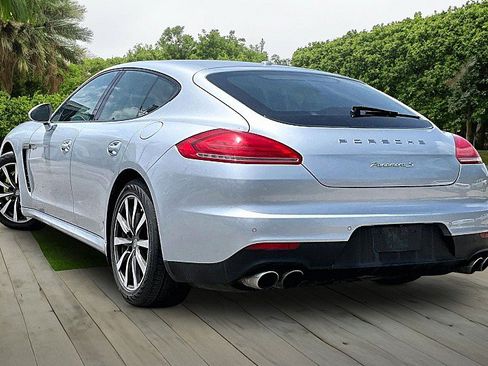 Used 2016 Porsche Panamera S RWD image 9