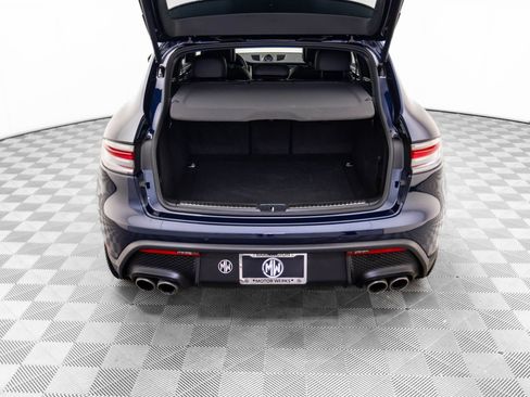 Certified 2022 Porsche Macan S image 30