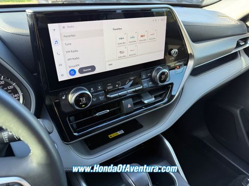 Used 2023 Toyota Highlander XLE image 23