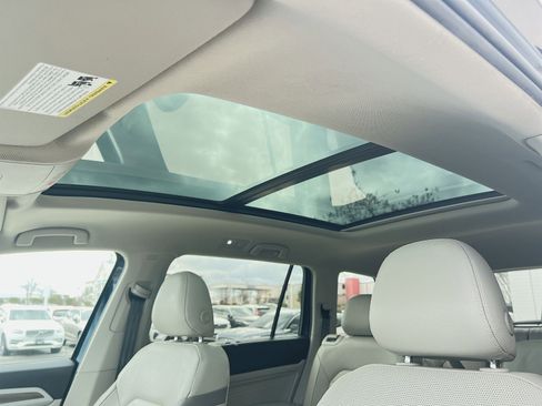 Used 2021 Volkswagen Atlas SEL Premium image 24