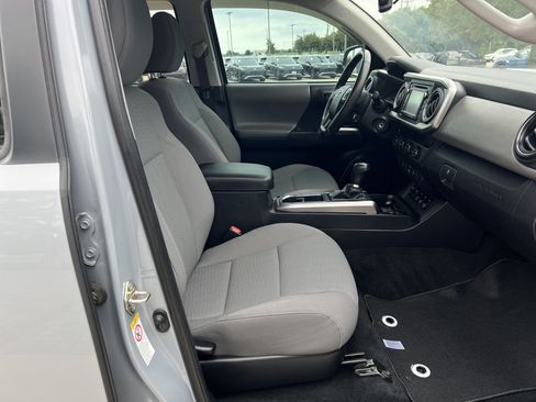 Used 2019 Toyota Tacoma SR5 AWD/4WD image 26