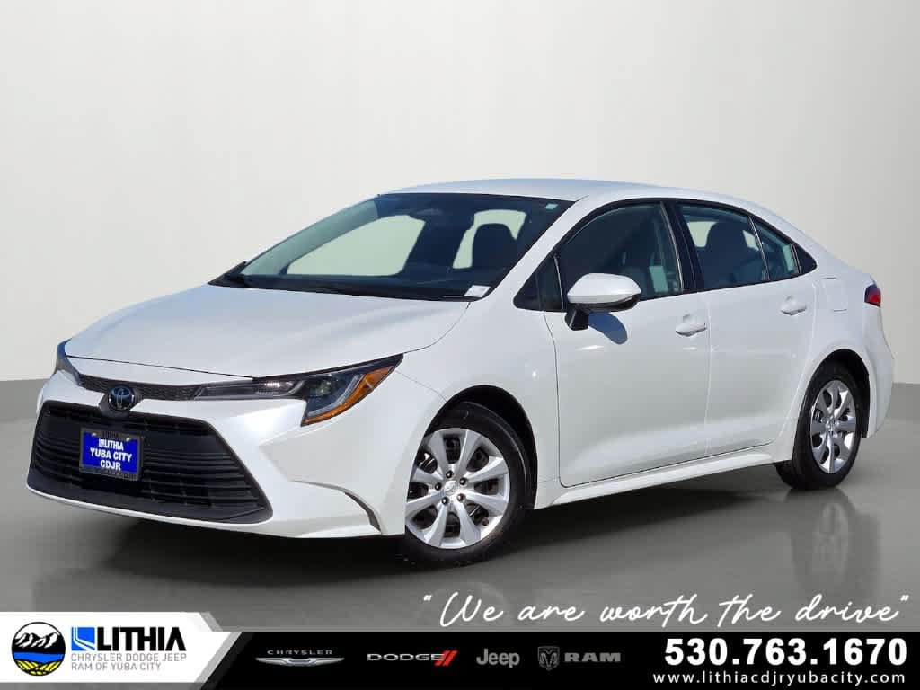 Used 2025 Toyota Corolla LE FWD image 1