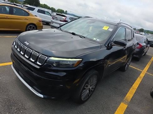 Used 2022 Jeep Compass Limited w/ Elite Group AWD/4WD image 3