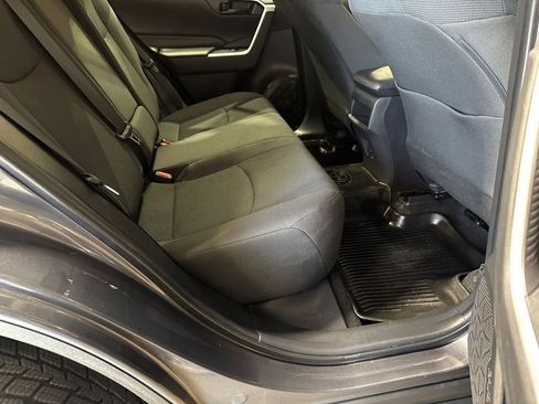 Used 2021 Toyota RAV4 LE image 97