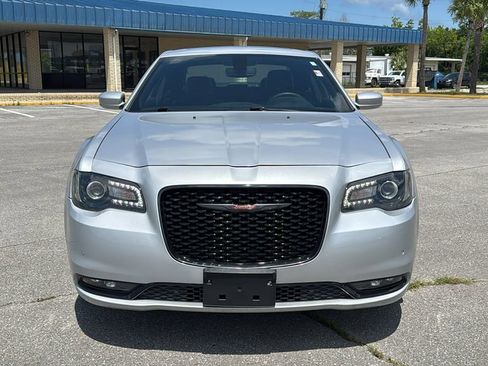 Used 2023 Chrysler 300 S RWD image 9