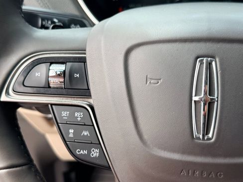 Used 2019 Lincoln Nautilus Reserve image 30