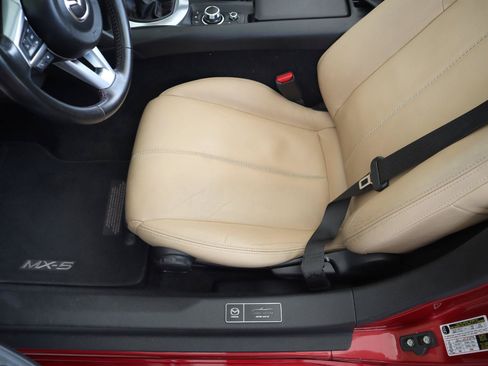 Used 2016 MAZDA MX-5 Miata Grand Touring RWD image 22