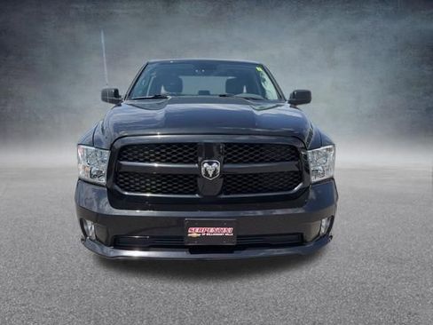 Used 2018 RAM 1500 Express AWD/4WD image 3