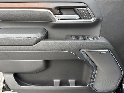 New 2025 GMC Sierra 2500 Denali w/ Denali Reserve Package image 14