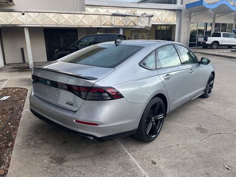 Used 2024 Honda Accord Sport image 4