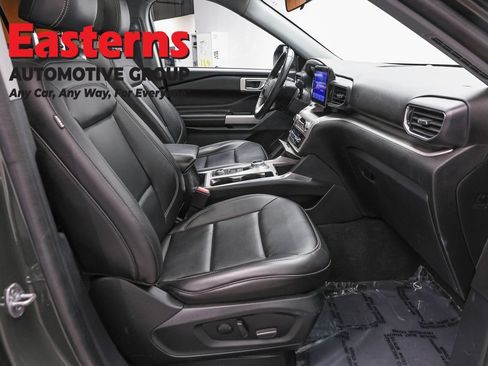 Used 2022 Ford Explorer XLT w/ Equipment Group 202A AWD/4WD image 25