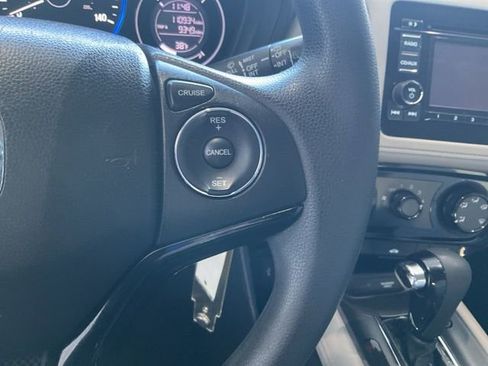 Used 2017 Honda HR-V LX image 9