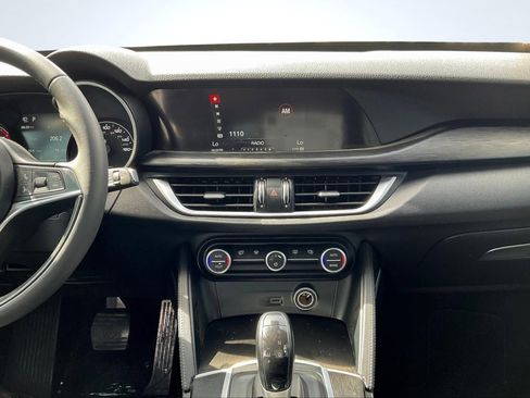 Used 2018 Alfa Romeo Stelvio AWD image 6