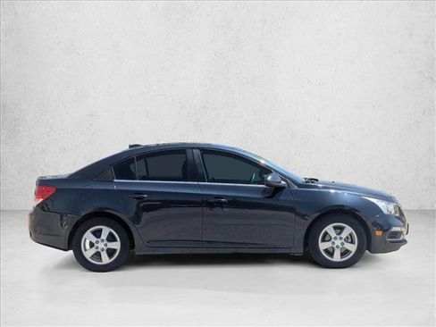 Used 2015 Chevrolet Cruze LT FWD image 4