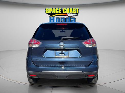 Used 2016 Nissan Rogue S w/ S Family Package image 4