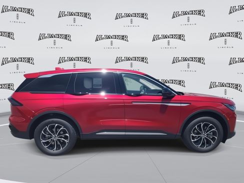 New 2025 Lincoln Nautilus Premier image 6