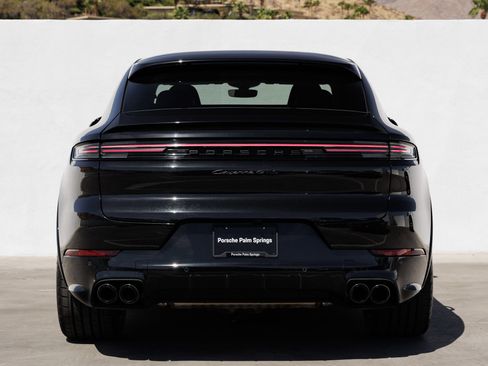 Certified 2025 Porsche Cayenne GTS AWD/4WD image 6