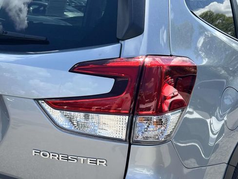 Used 2022 Subaru Forester Premium AWD/4WD image 9
