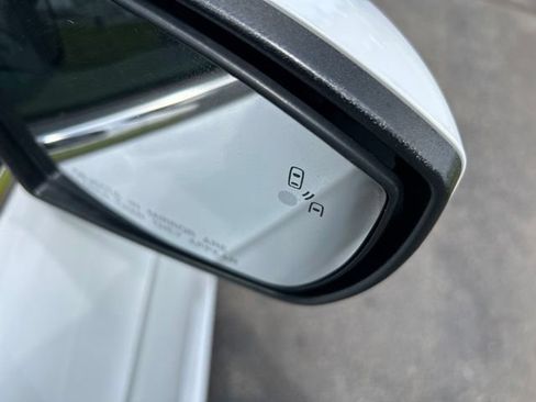 Used 2017 Ford Escape SE w/ Equipment Group 201A AWD/4WD image 48