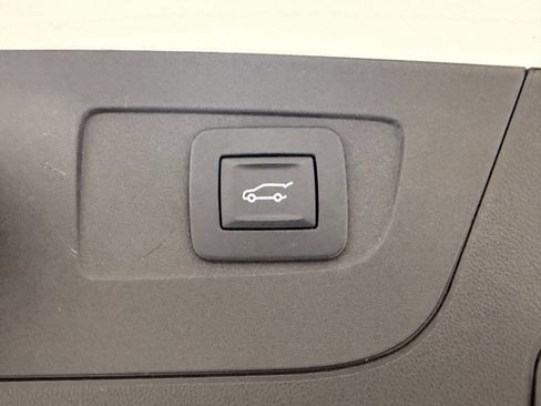 Used 2018 Buick Regal Essence w/ Driver Confidence Package #1 image 26