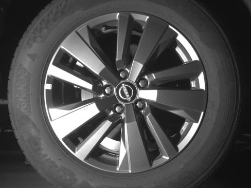 Used 2025 Nissan Pathfinder SV image 15