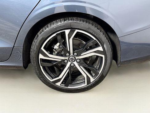 Used 2024 Volvo S60 B5 Core image 28