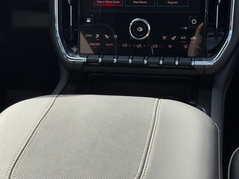 New 2026 GMC Yukon Elevation image 16