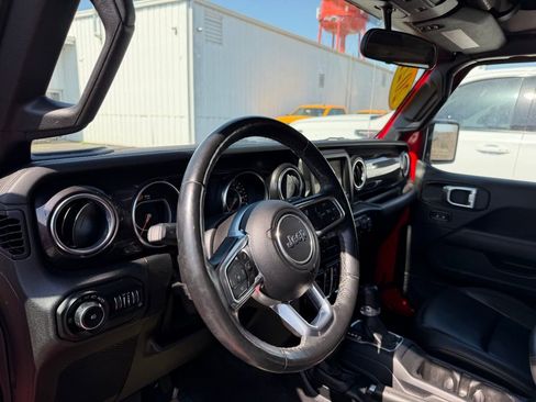 Used 2021 Jeep Wrangler Unlimited Sahara image 7