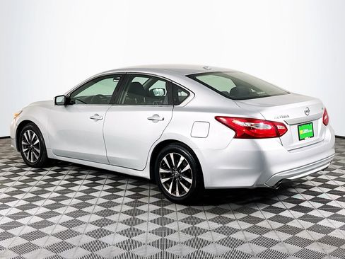 Used 2017 Nissan Altima 2.5 SV image 6