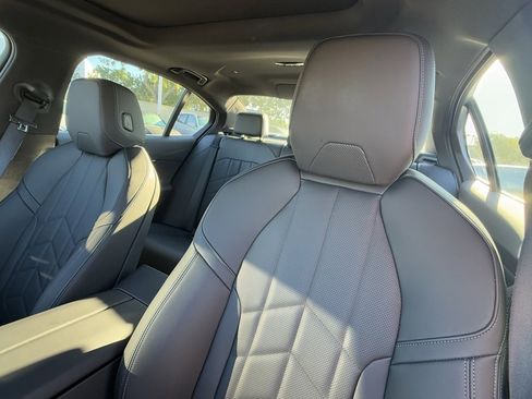 Used 2025 BMW 530i image 21