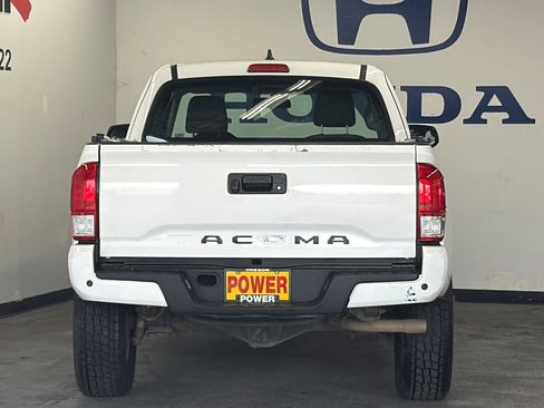 Used 2016 Toyota Tacoma SR image 4