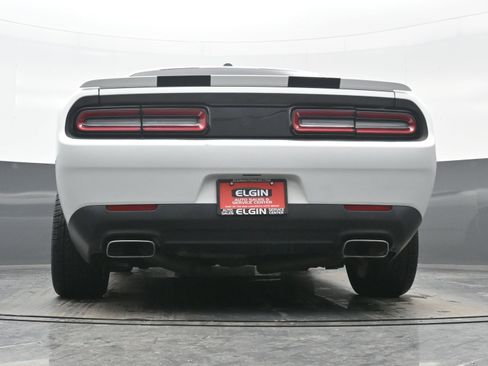 Used 2017 Dodge Challenger R/T image 24