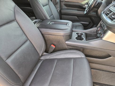 Used 2022 Chevrolet Suburban Z71 w/ Z71 Off-Road Package image 19