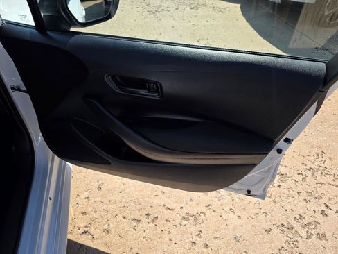 Used 2025 Toyota Corolla LE FWD image 17
