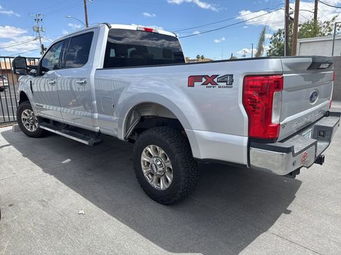Used 2018 Ford F250 XLT w/ XLT Premium Package AWD/4WD image 7